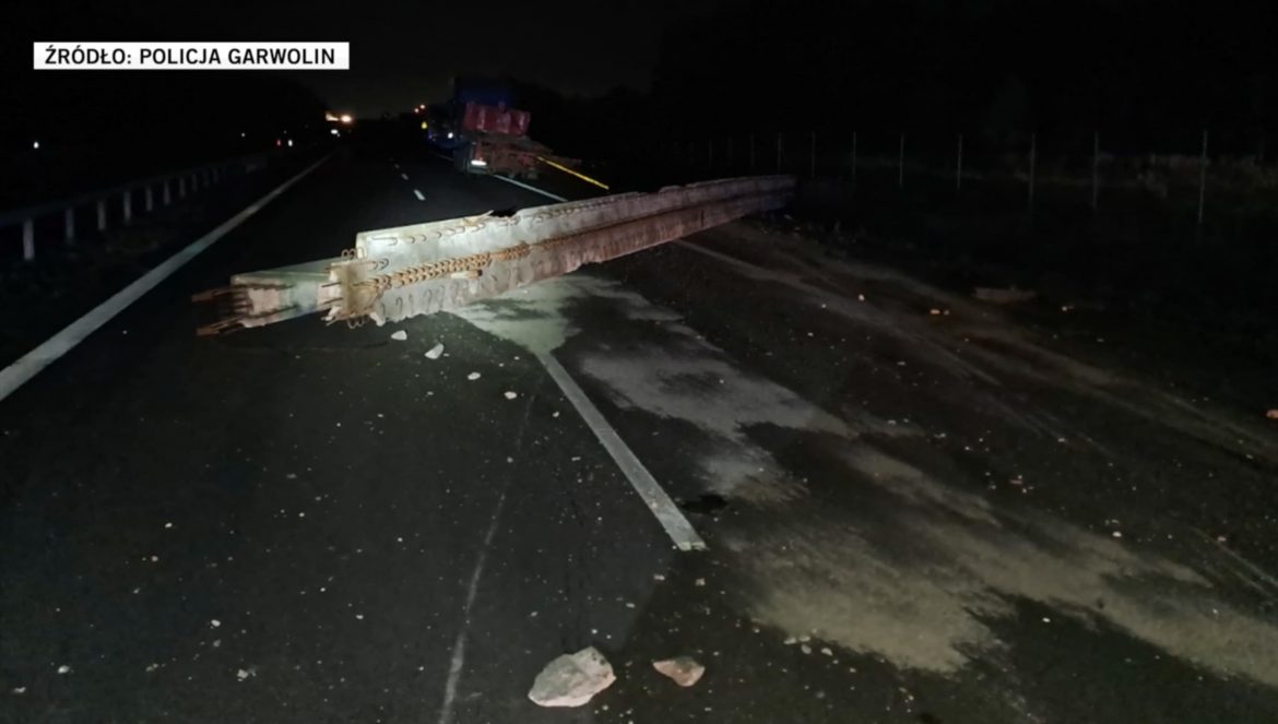 Wypadek na S17 - betonowe belki zablokowały drogę Lublin–Warszawa
