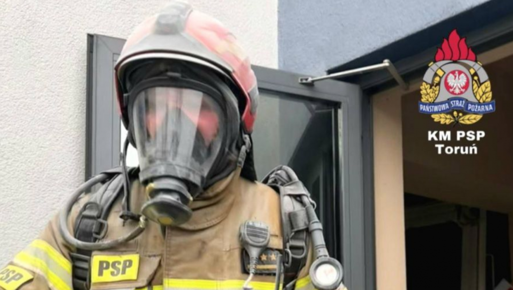 Pożar w popularnej siłowni w Toruniu przy ul. Żółkiewskiego. Przyczyną była awaria rozdzielni elektrycznej. Sprawdź szczegóły akcji służb.