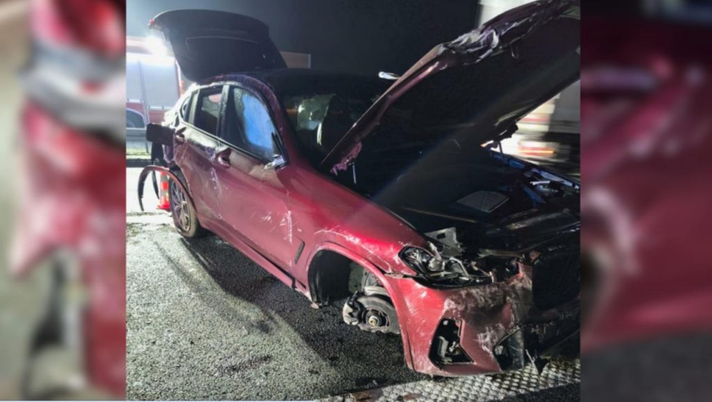 Wypadek na A1 w Kałęczynku: BMW dachowało, kobieta ranna