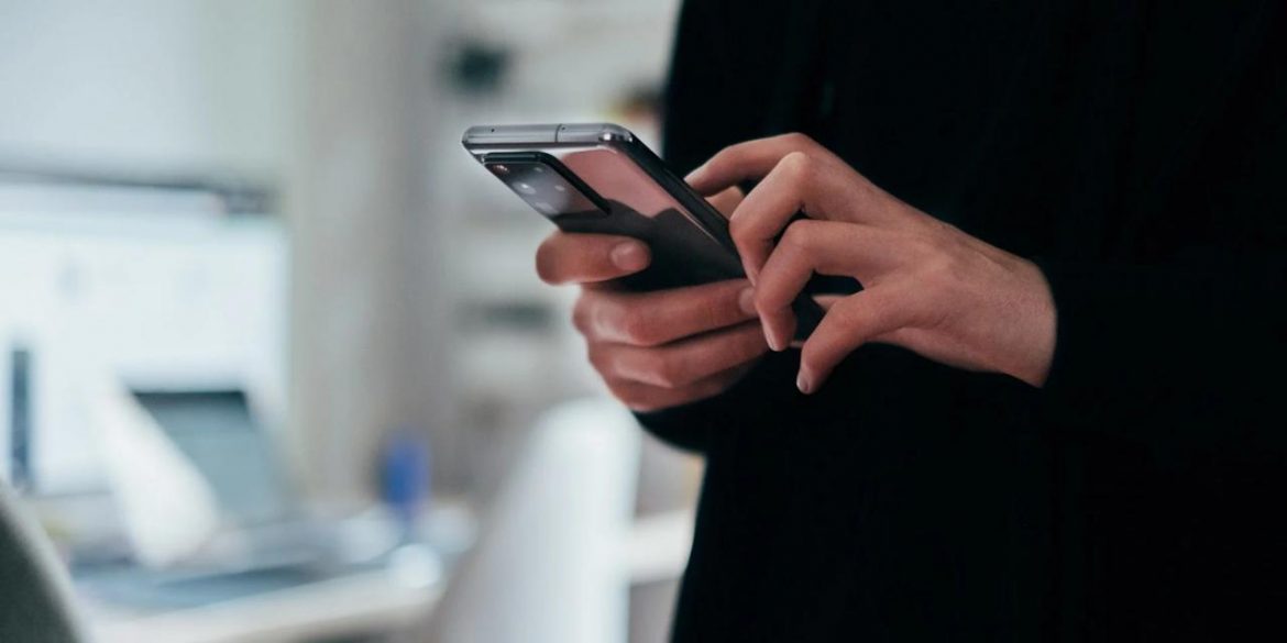 Dlaczego telefon zaczyna zwalniać po roku: przyczyny, rozwiązania