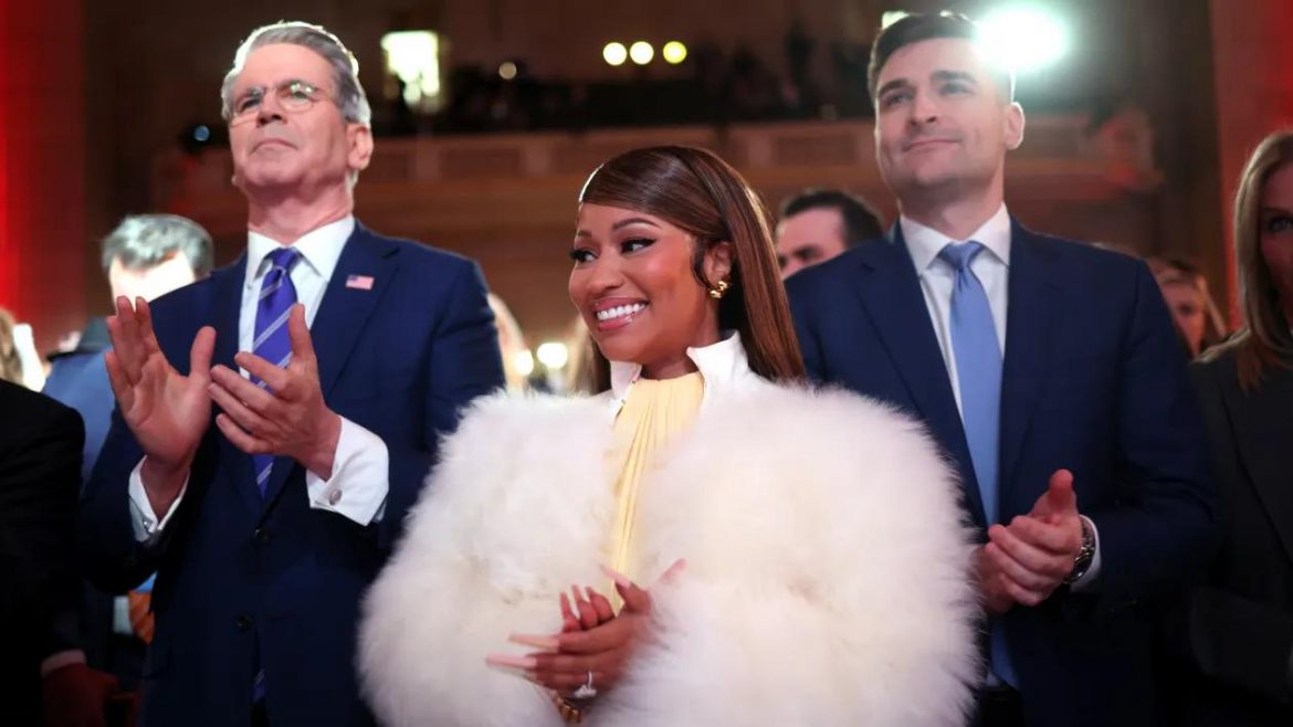 Nicki Minaj nazwała siebie „fanką nr 1” Trumpa i pokazała „złotą wizę”