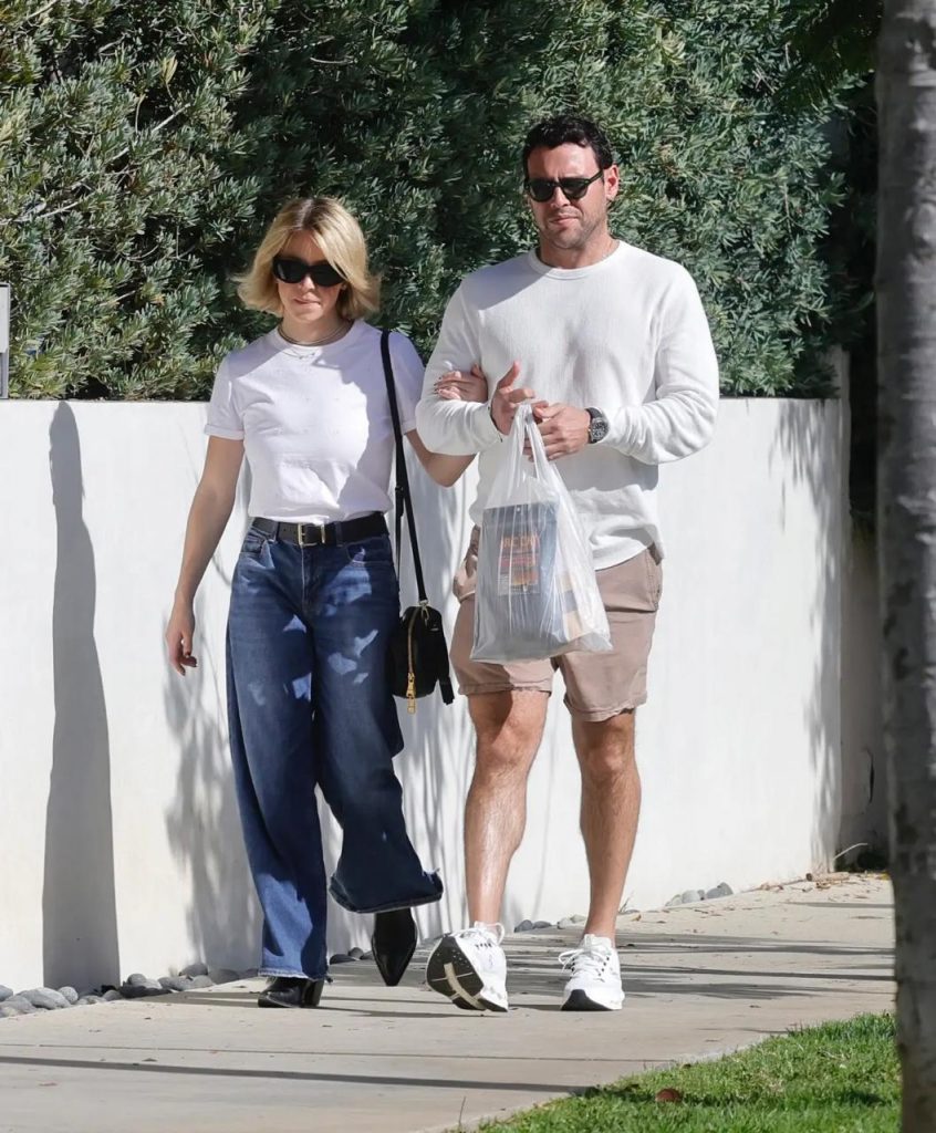Sydney Sweeney i Scooter Braun zostali zauważeni razem w Brentwood. Spacer, gesty bliskości i reakcje fanów podgrzewają plotki.
