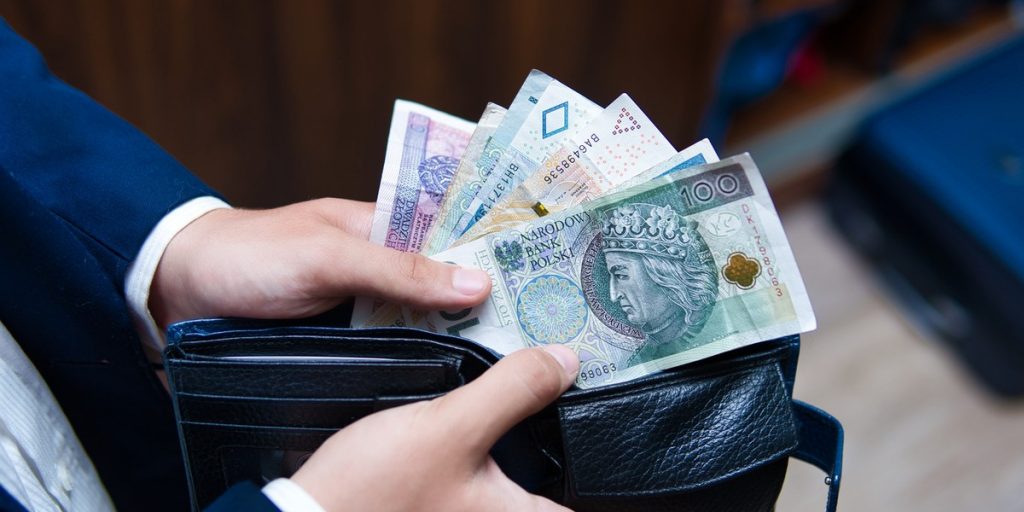 Trzynasta emerytura 2026 w Polsce: kto dostanie świadczenie i kiedy ruszą wypłaty