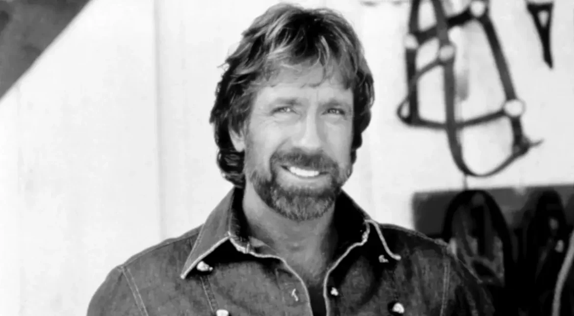 Chuck Norris nie żyje: wiek, przyczyna śmierci i biografia. Tak wyglądała kariera gwiazdy „Strażnika Teksasu”