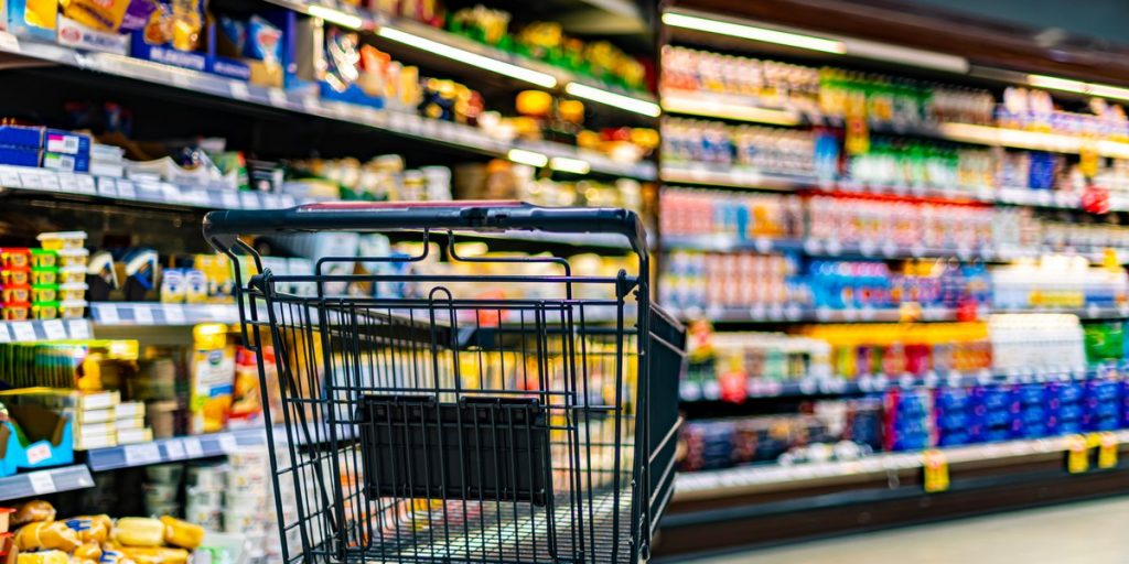 Zakupy 2 maja 2026: do której otwarte Biedronka, Lidl i inne sklepy