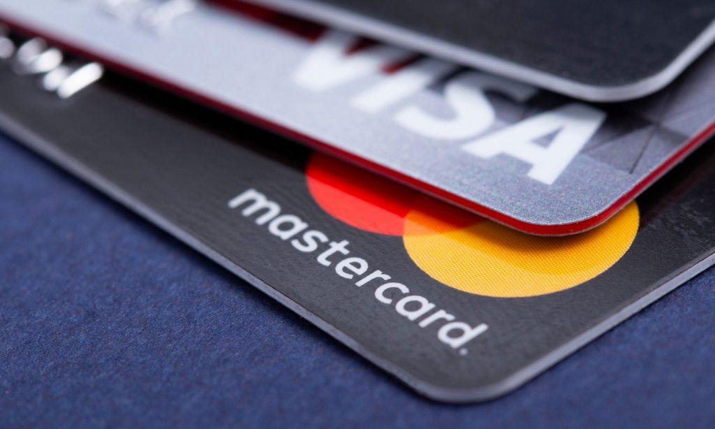 Awaria Visa, BLIK i Mastercard: klienci nie mogą zapłacić w sklepach, przyczyna i kiedy wrócą płatności