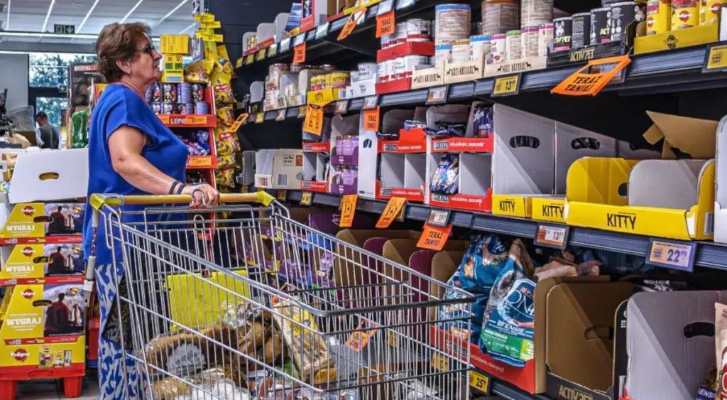 Zakupy 2 maja 2026: do której otwarte Biedronka, Lidl i inne sklepy
