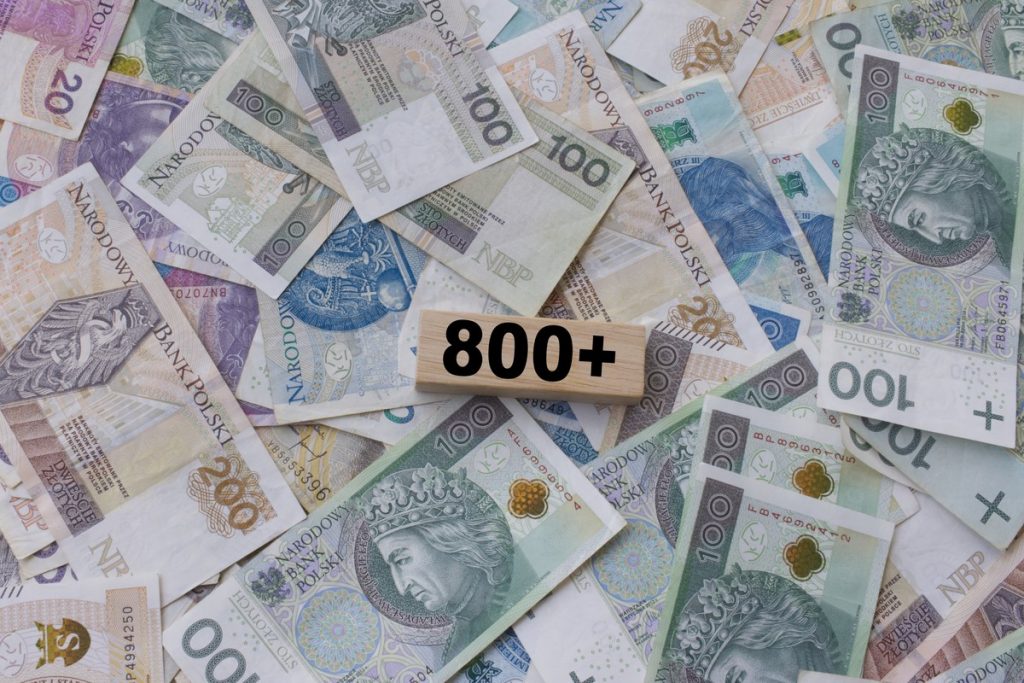 Wypłata 800 plus od czerwca 2026: do kiedy złożyć wniosek, aby nie stracić pieniędzy