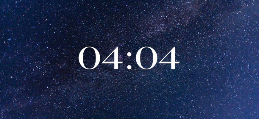 04:04 na zegarze — co oznacza ta lustrzana godzina w numerologii i przesłaniu aniołów