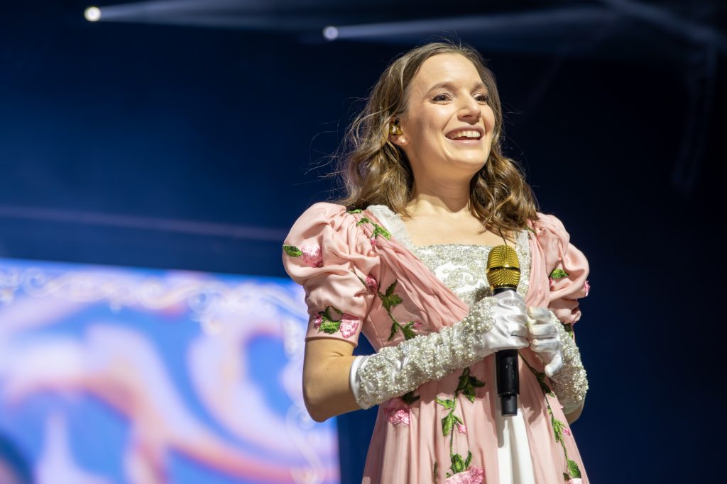 Sanah — biografia, kariera i najważniejsze osiągnięcia polskiej gwiazdy pop