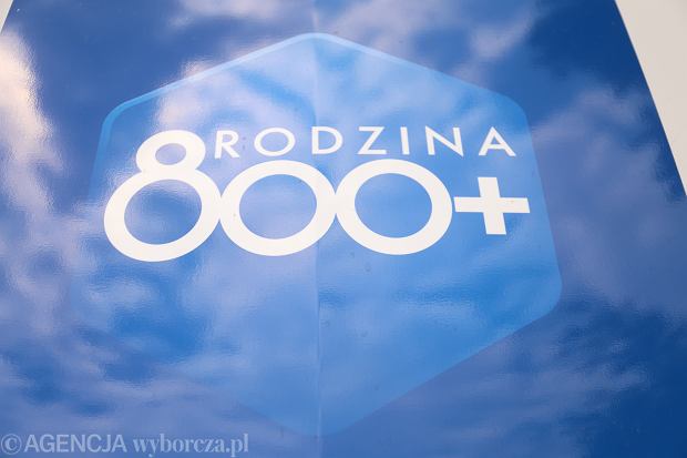 Nowe zasady 800 plus dla rodziców. Koniec jednej z najbardziej uciążliwych formalności