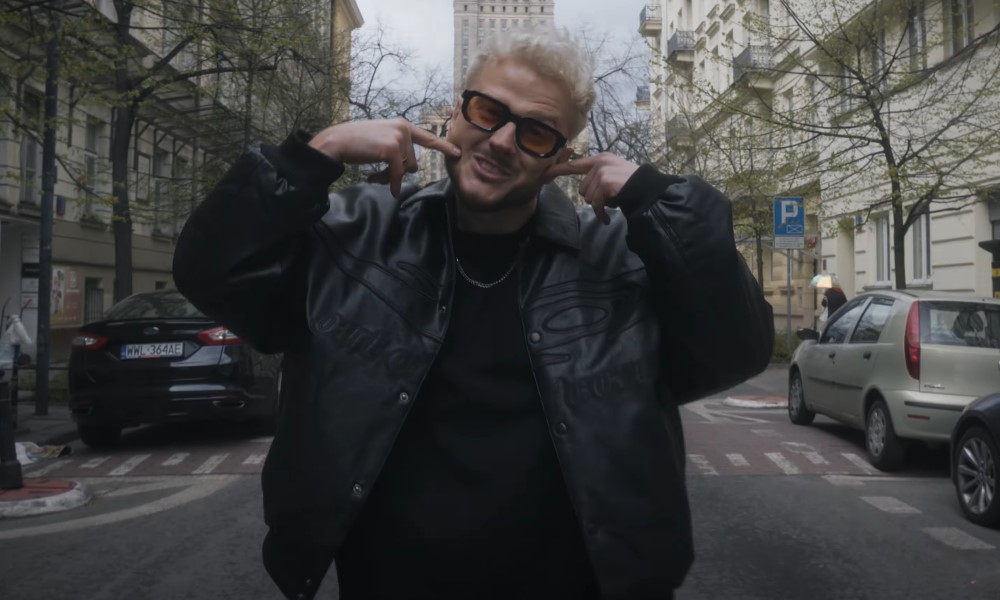 Ile zarabia Quebonafide? Szacowany majątek i źródła dochodu